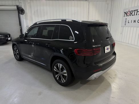 Used 2025 Mercedes-Benz GLB 250 image 3