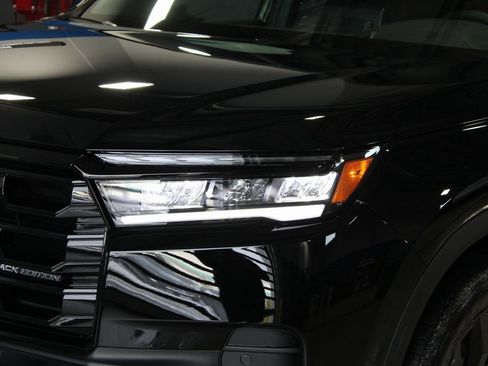 New 2026 Honda Pilot Black Edition image 2