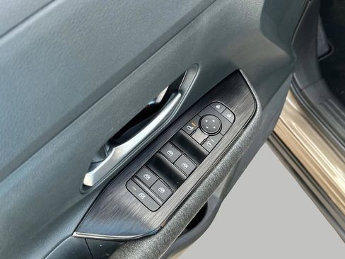 Used 2025 Nissan Kicks SV FWD image 14