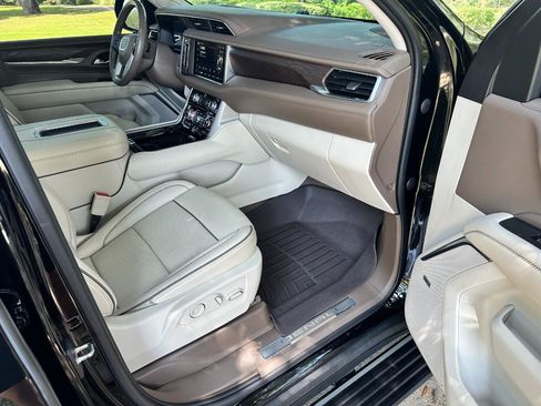 Used 2022 GMC Yukon Denali RWD image 34