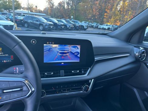 Used 2025 Chevrolet Equinox LT image 17