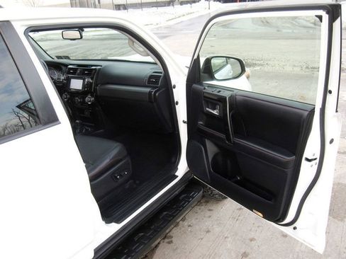 Used 2015 Toyota 4Runner Trail Premium image 22