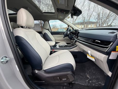 New 2026 Kia Carnival SX w/ SX Dark Edition Package FWD image 32