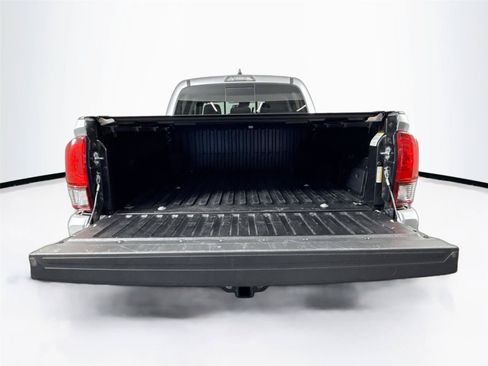 Certified 2023 Toyota Tacoma SR5 w/ Technology Package AWD/4WD image 32