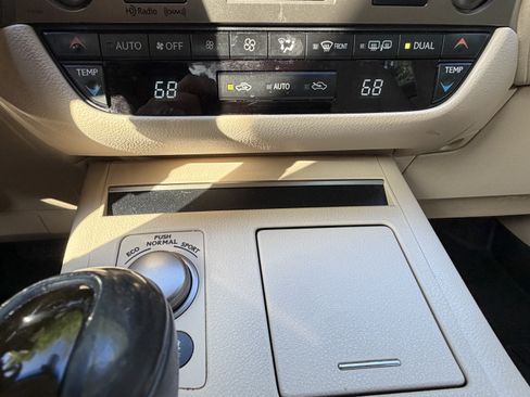 Used 2013 Lexus ES 350 w/ Premium Pkg FWD image 26