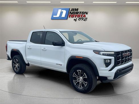 Used 2023 GMC Canyon AT4 w/ AT4 Premium Package image 3