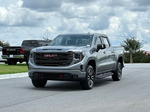 Used 2023 GMC Sierra 1500 AT4 w/ Technology Package AWD/4WD image 1