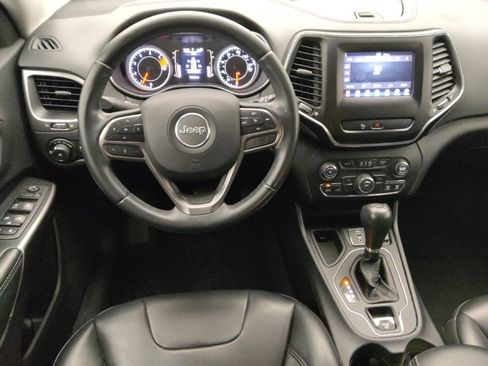 Used 2020 Jeep Cherokee Latitude Plus FWD image 22
