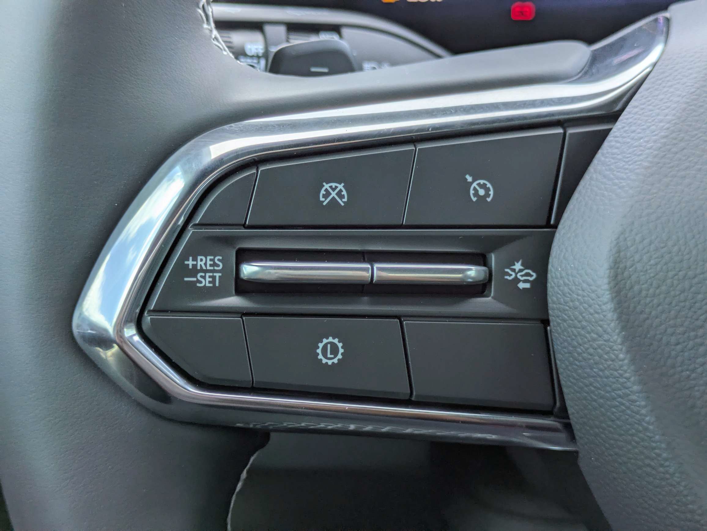 New 2027 Chevrolet Traverse LT w/ Driver Confidence Package FWD image 17