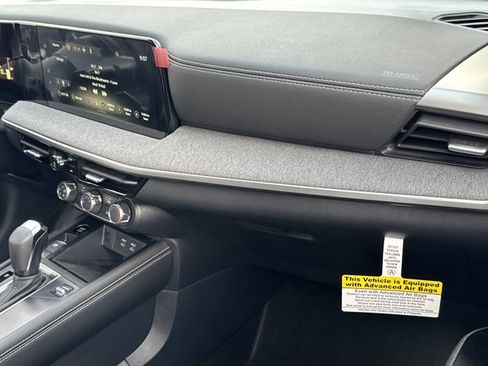 New 2025 Nissan Kicks SV image 16