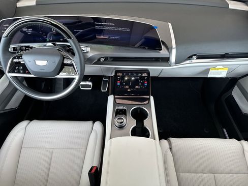 New 2026 Cadillac Vistiq Luxury image 12