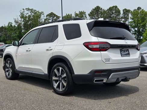 Used 2024 Honda Pilot Elite image 3