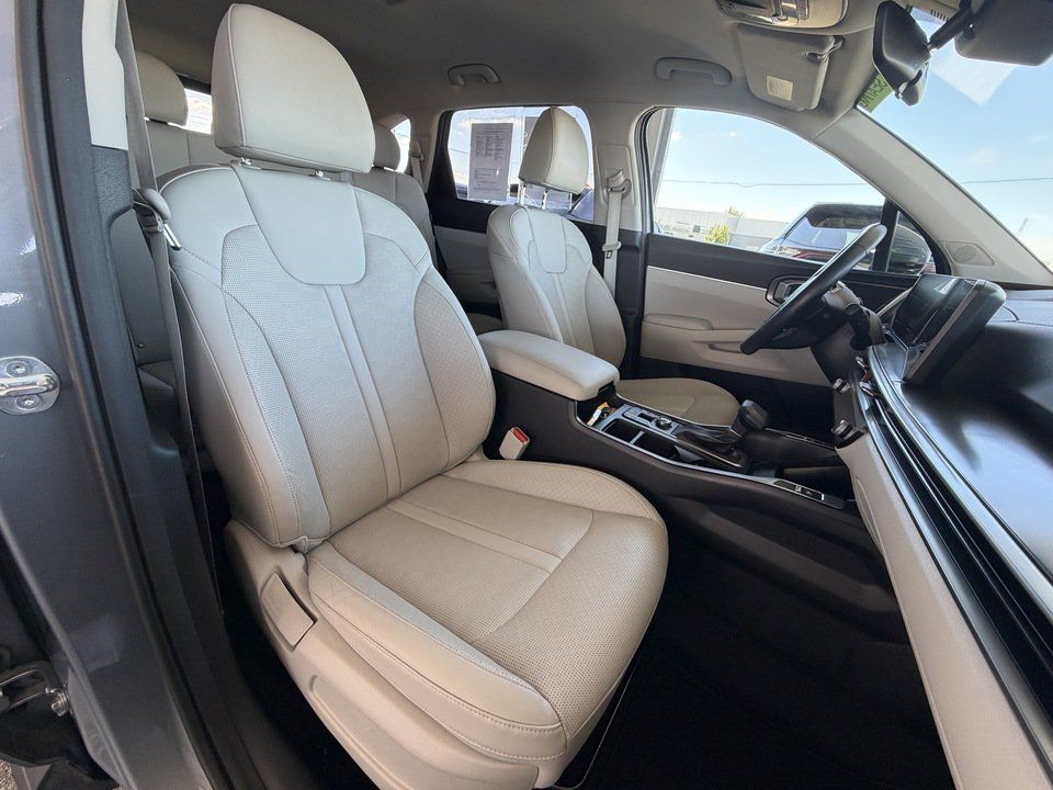 Used 2024 Kia Sorento S AWD/4WD image 28