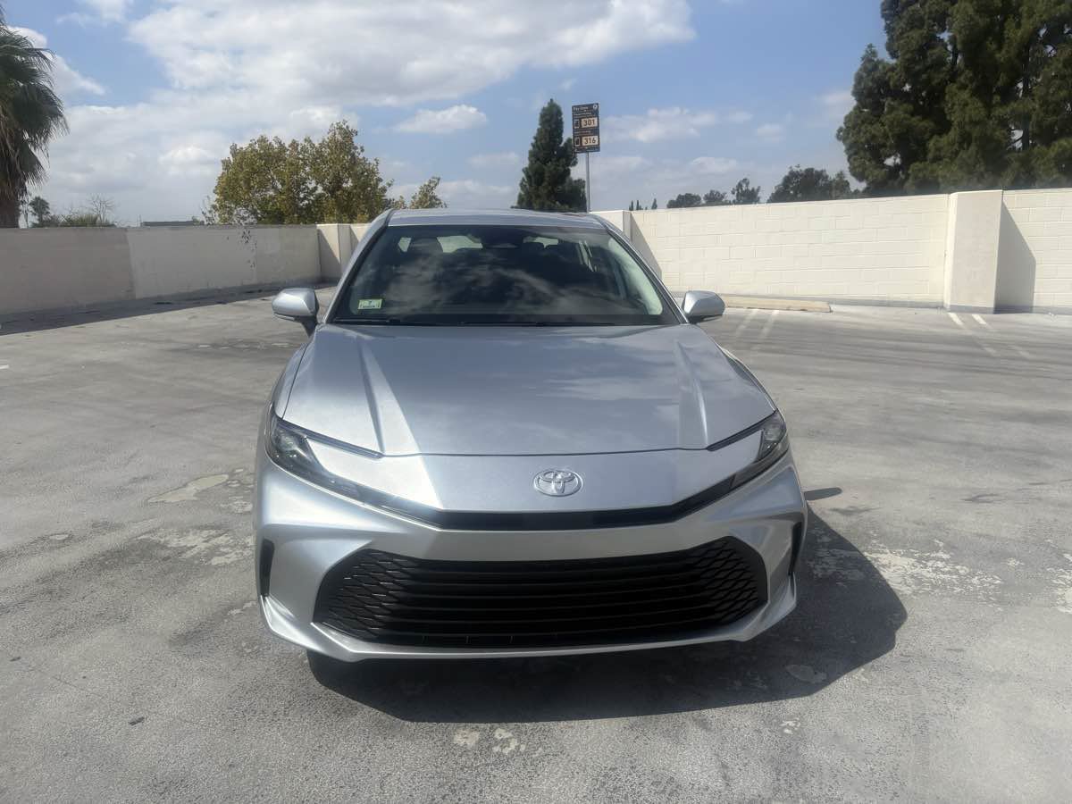 Used 2025 Toyota Camry LE FWD image 25