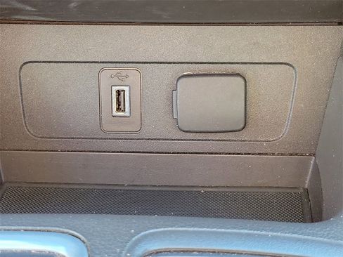 Used 2017 Ford Escape Titanium image 31