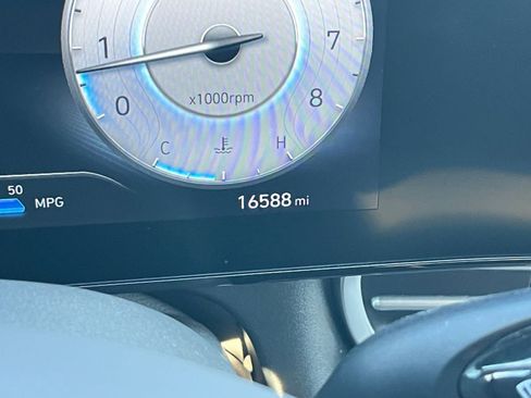 Used 2025 Hyundai Elantra SEL image 41