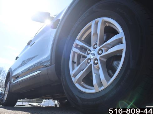 Used 2021 Ford Explorer XLT AWD/4WD image 8