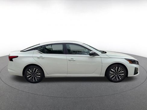 Used 2026 Nissan Altima 2.5 SV FWD image 16