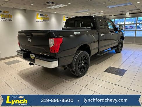 Used 2017 Nissan Titan SV image 17