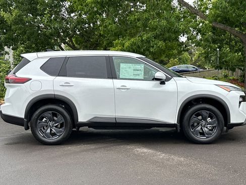 New 2026 Nissan Rogue SV AWD/4WD image 8