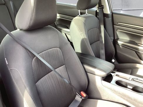 Used 2024 Nissan Altima 2.5 SV image 13