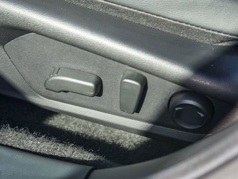 Used 2025 Subaru Crosstrek 2.5i Limited w/ Crosstrek Mirror Package image 25