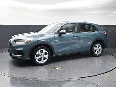 Used 2025 Honda HR-V LX image 8