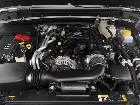 Used 2024 Jeep Wrangler Unlimited Rubicon image 32