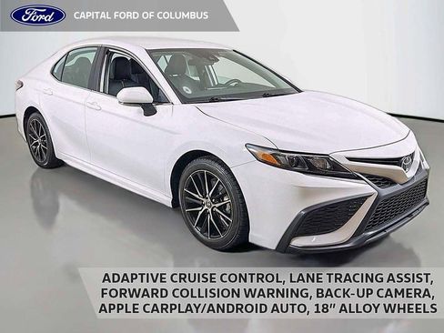 Used 2024 Toyota Camry SE FWD image 1