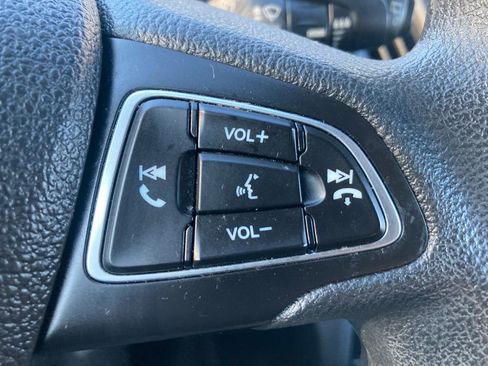 Used 2019 Ford Escape SE image 43