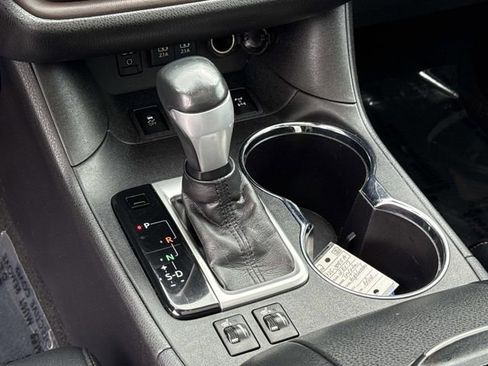 Used 2017 Toyota Highlander XLE image 23