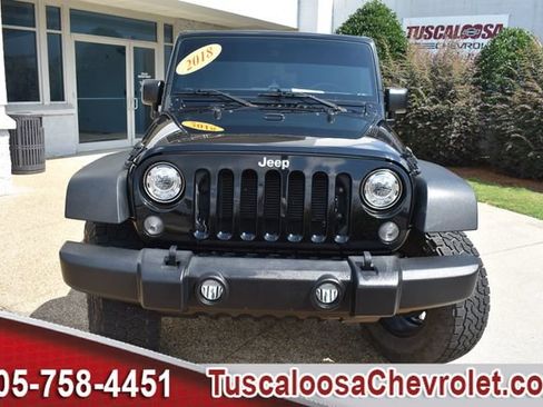 Used 2018 Jeep Wrangler Unlimited Rubicon w/ Connectivity Group AWD/4WD image 4
