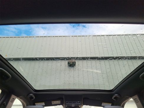 New 2025 Land Rover Discovery Sport Dynamic SE image 27