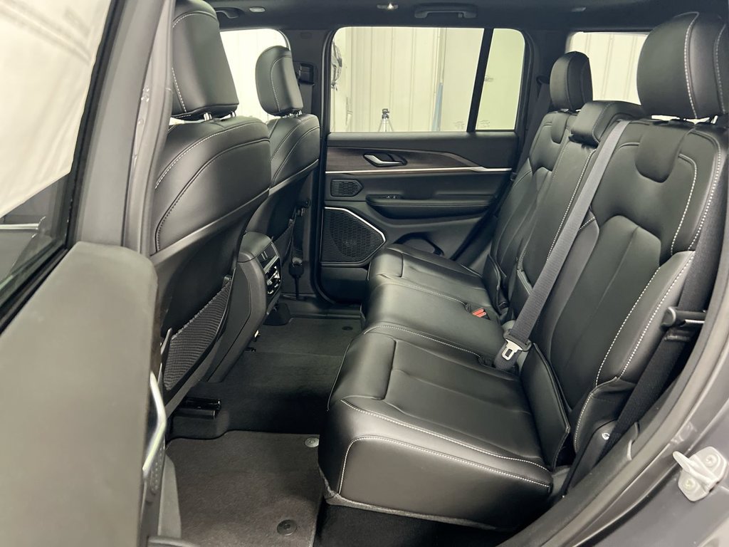 New 2026 Jeep Grand Cherokee Limited w/ Limited Altitude Package AWD/4WD image 24