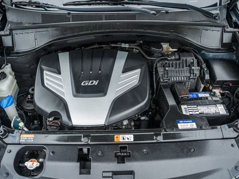 Used 2017 Hyundai Santa Fe Limited FWD image 22
