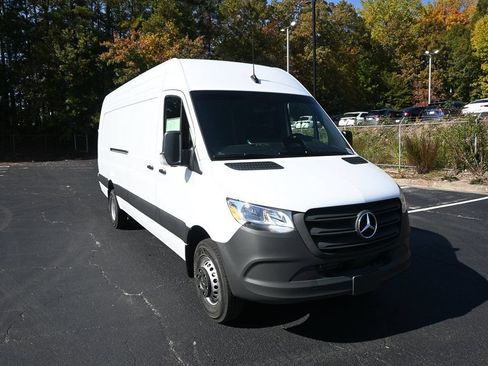 Used 2026 Mercedes-Benz Sprinter 4500 image 25