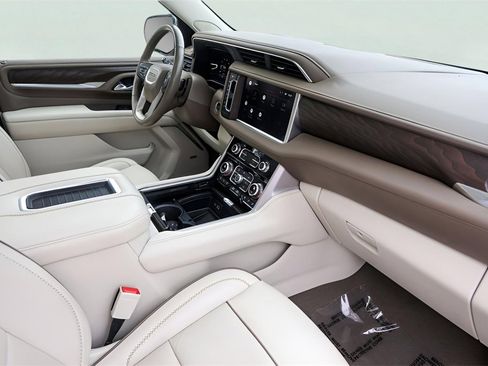 Certified 2022 GMC Yukon Denali w/ Denali Premium Package image 34