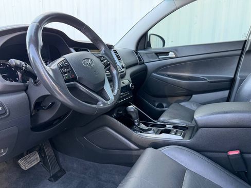 Used 2016 Hyundai Tucson Limited w/ Option Group 03 FWD image 16