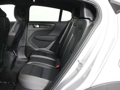 Certified 2023 Volvo C40 Recharge Core w/ Climate Package image 30