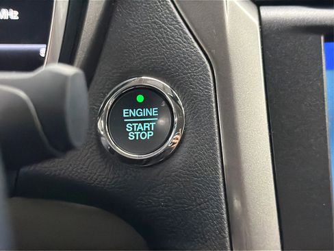 Used 2020 Ford Fusion SE FWD image 20