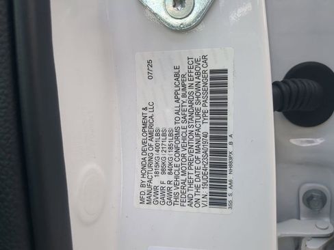 New 2025 Acura Integra Base image 33