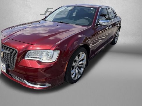 Used 2019 Chrysler 300 Limited RWD image 2