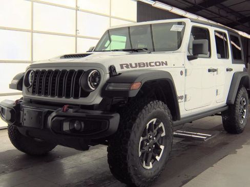 Used 2026 Jeep Wrangler Unlimited Rubicon AWD/4WD image 2
