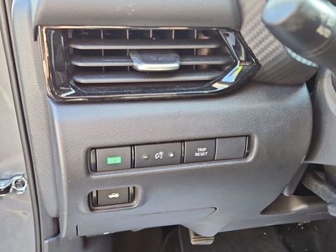 Used 2024 Nissan Sentra SV w/ Lighting Package image 10