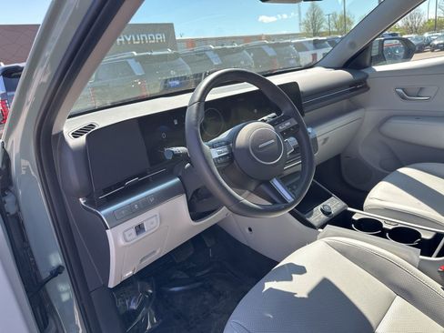 Used 2025 Hyundai Kona Limited AWD/4WD image 12