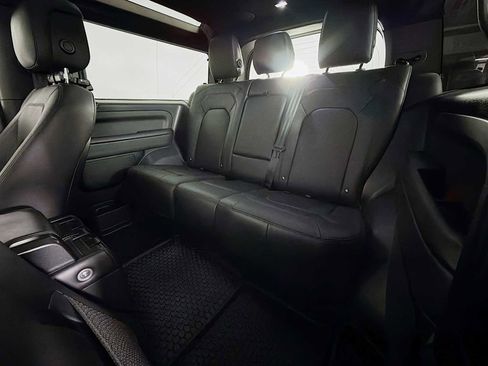 Used 2025 Land Rover Defender 90 X-Dynamic SE image 21