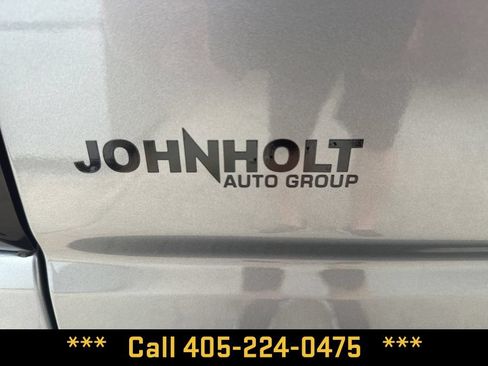 Used 2025 GMC Sierra 1500 SLT AWD/4WD image 5