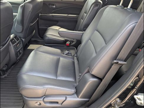 Used 2020 Honda Pilot Touring image 9