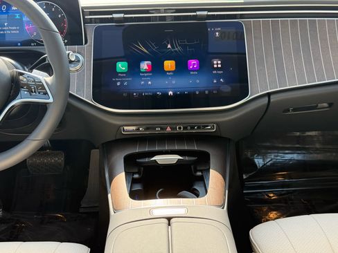 Used 2026 Mercedes-Benz E 350 4MATIC Sedan image 13