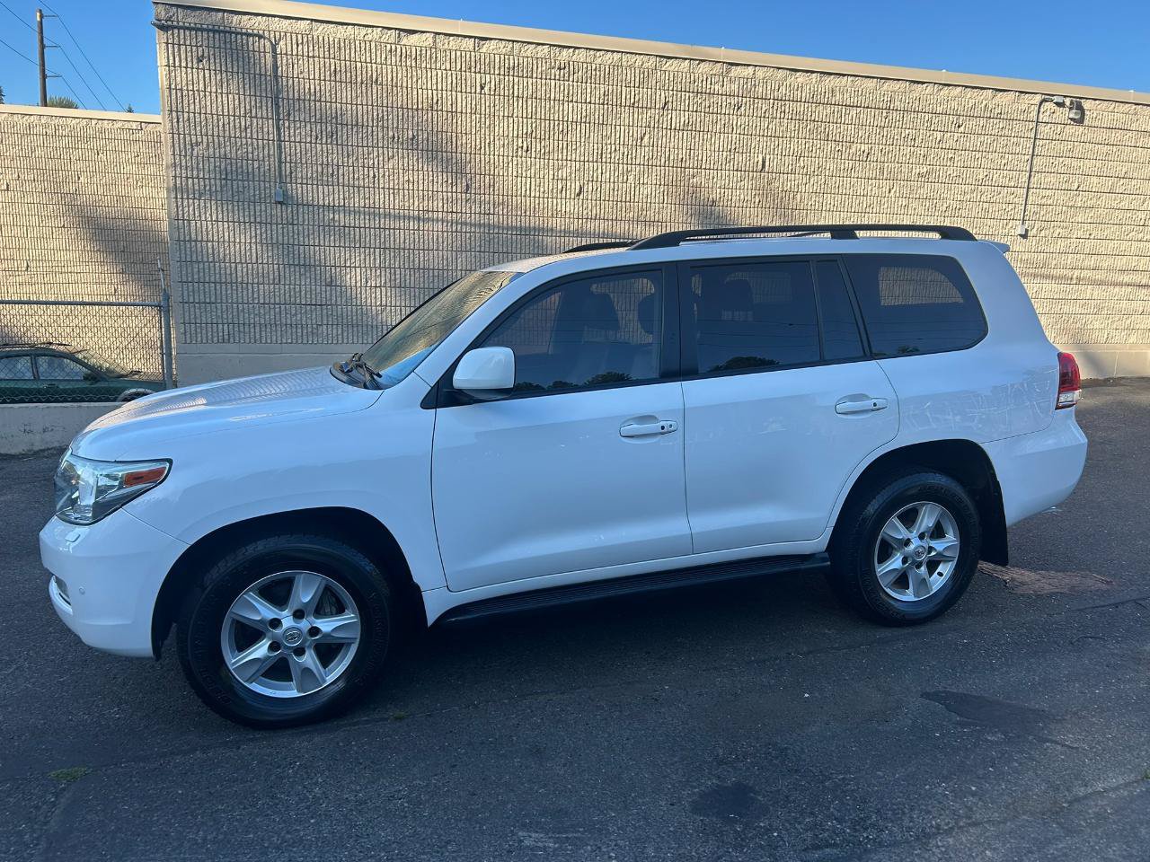 Used 2009 Toyota Land Cruiser w/ Upgrade Pkg AWD/4WD image 8